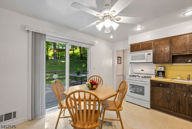 8 Knollwood Drive Property Photo 12