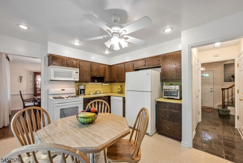 8 Knollwood Drive Property Photo 13