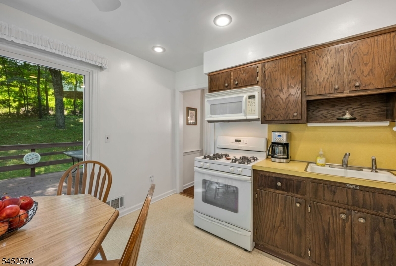8 Knollwood Drive Property Photo 14