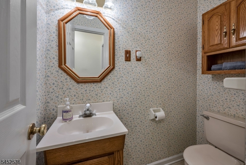 8 Knollwood Drive Property Photo 16