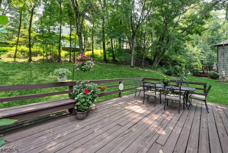 8 Knollwood Drive Property Photo 27