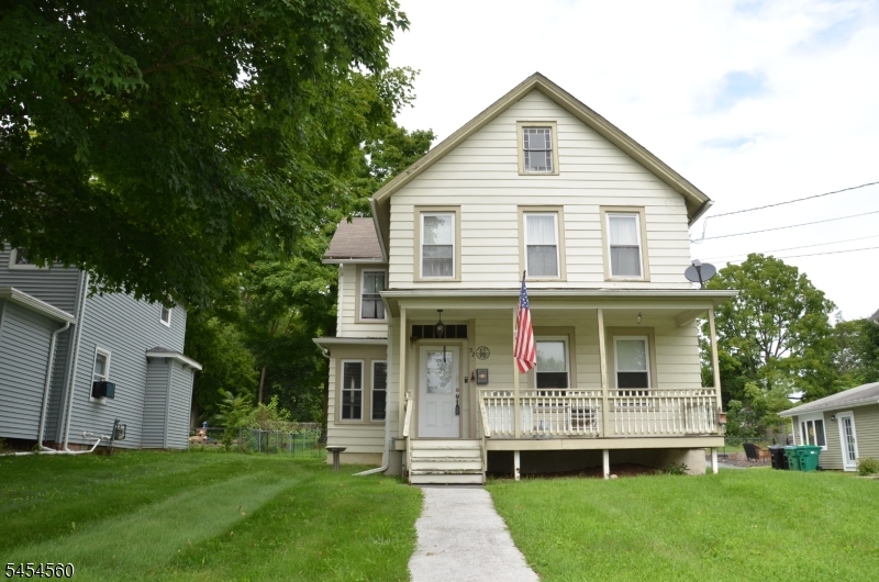 92 Newton Ave Property Photo 1