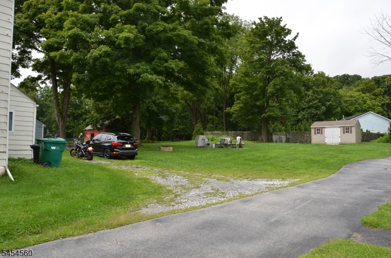 92 Newton Ave Property Photo 3