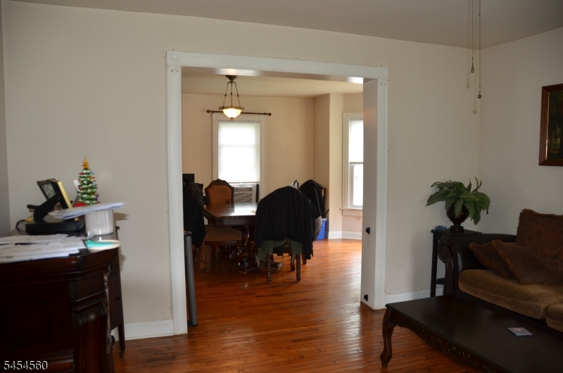 92 Newton Ave Property Photo 8