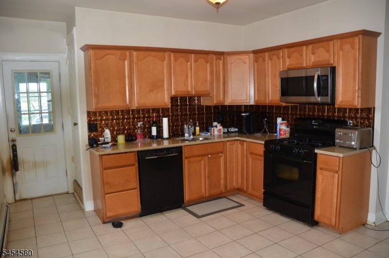 92 Newton Ave Property Photo 11