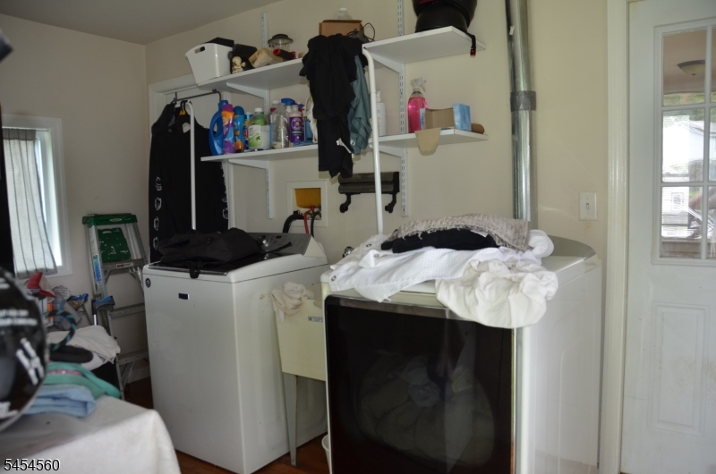 92 Newton Ave Property Photo 13