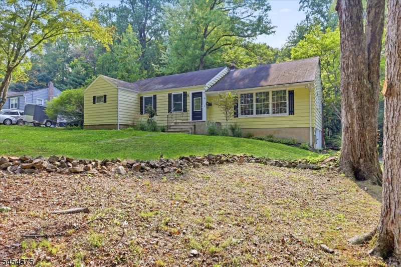 27 Inwood Rd Property Photo 2