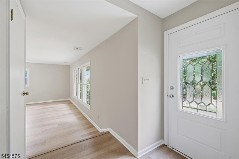 27 Inwood Rd Property Photo 4