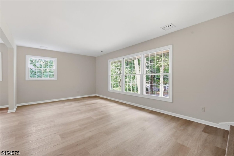 27 Inwood Rd Property Photo 6