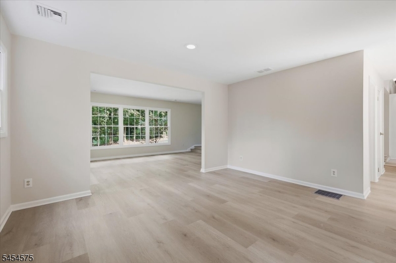 27 Inwood Rd Property Photo 14