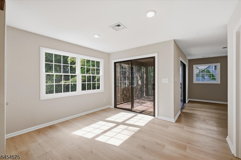 27 Inwood Rd Property Photo 17