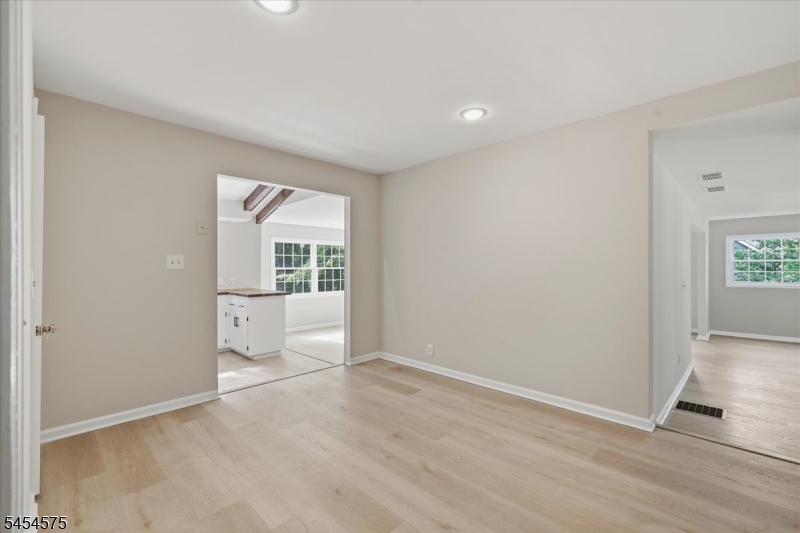 27 Inwood Rd Property Photo 22