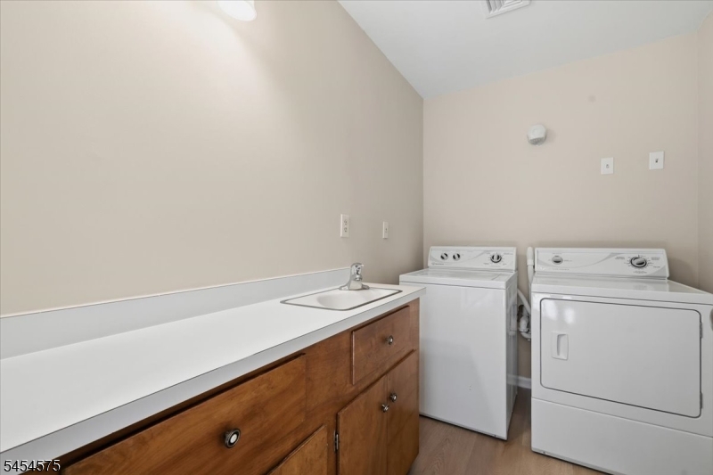 27 Inwood Rd Property Photo 33