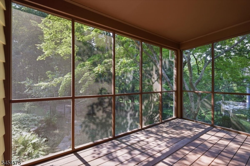 27 Inwood Rd Property Photo 34