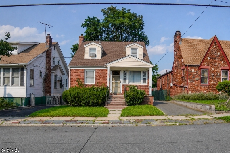 2031 Gless Ave Property Photo 1