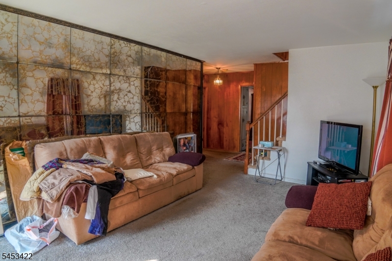 2031 Gless Ave Property Photo 4