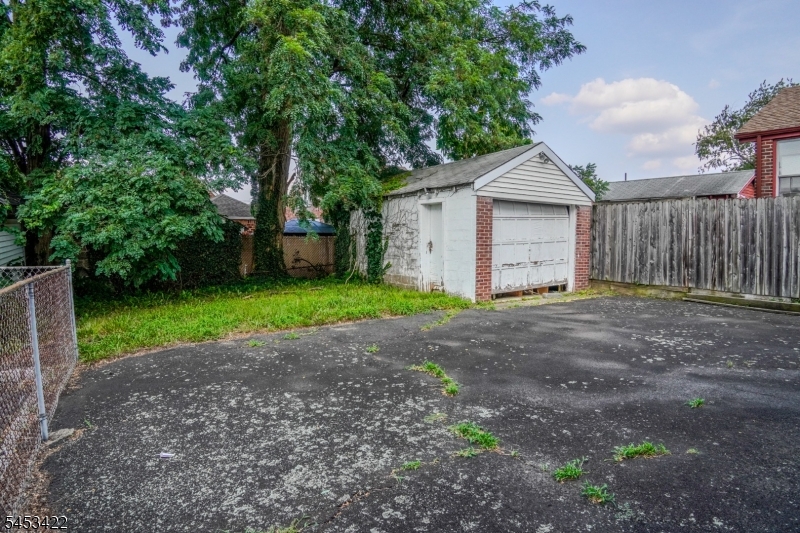 2031 Gless Ave Property Photo 23