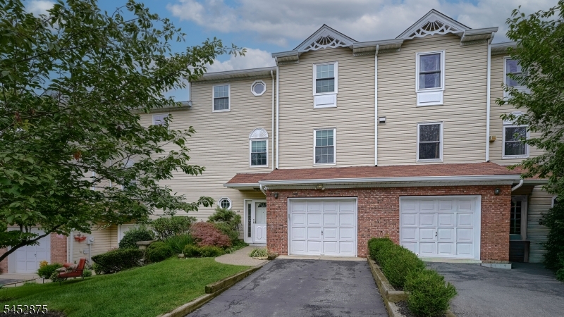 42 Bowfell Ct Property Photo 1