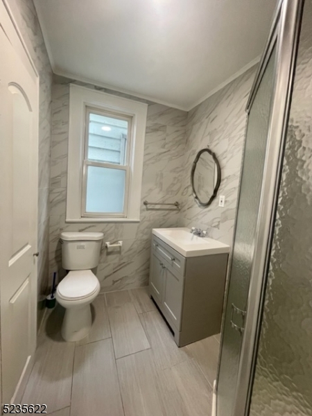 140 Hoyt St 2 Property Photo 4