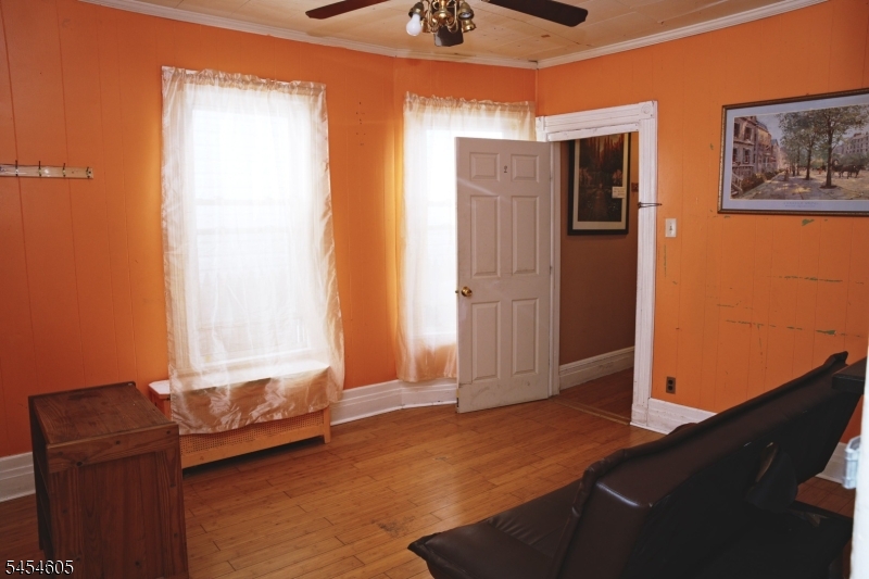 292 Governor St Property Photo 4