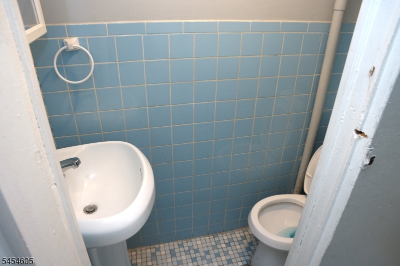 292 Governor St Property Photo 6