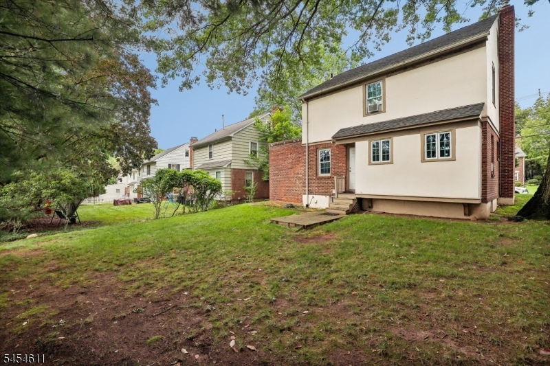 22 Elm St Property Photo 1