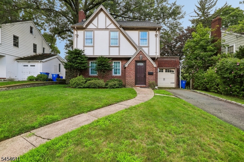 22 Elm St Property Photo 2