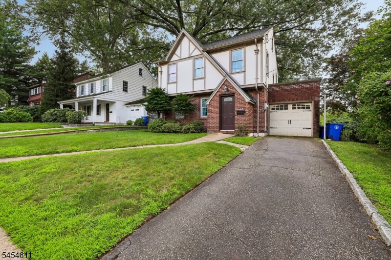 22 Elm St Property Photo 3