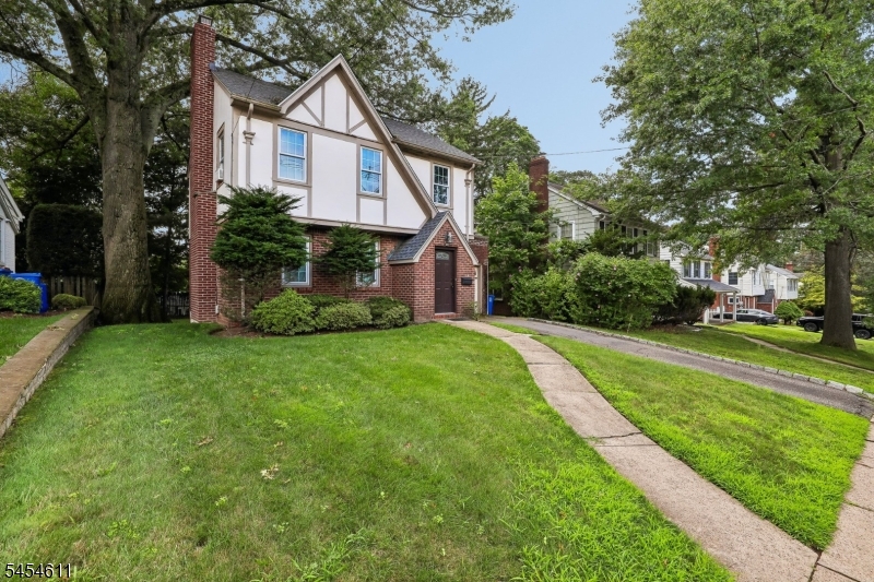 22 Elm St Property Photo 4