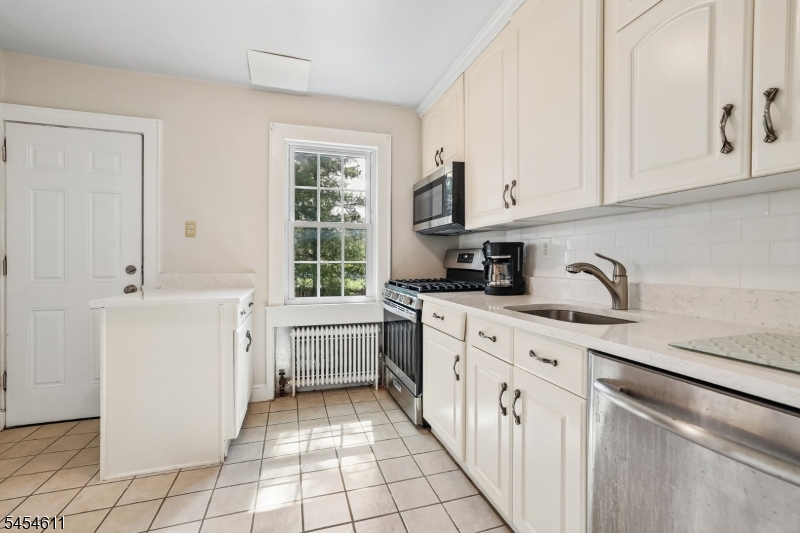 22 Elm St Property Photo 11