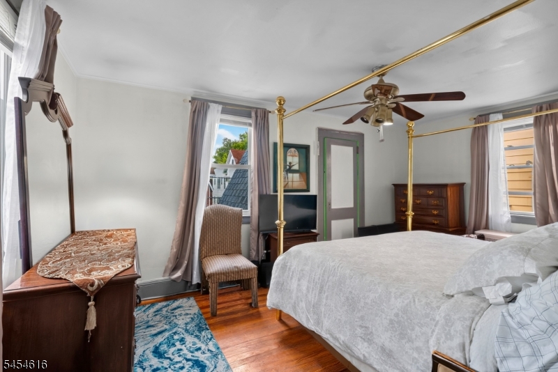 121 Scofield St Property Photo 12