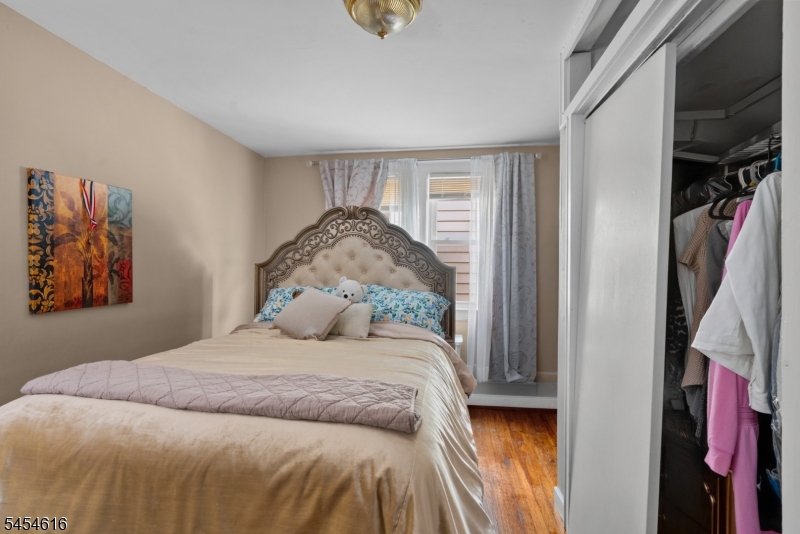 121 Scofield St Property Photo 14