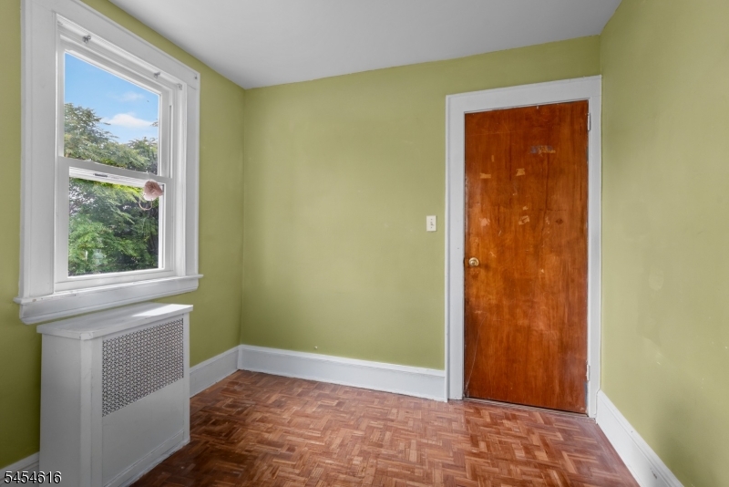 121 Scofield St Property Photo 17