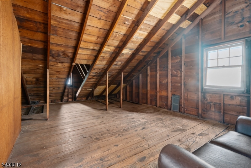 121 Scofield St Property Photo 19