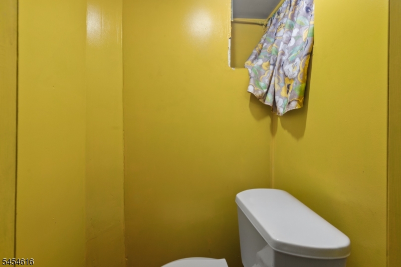 121 Scofield St Property Photo 22
