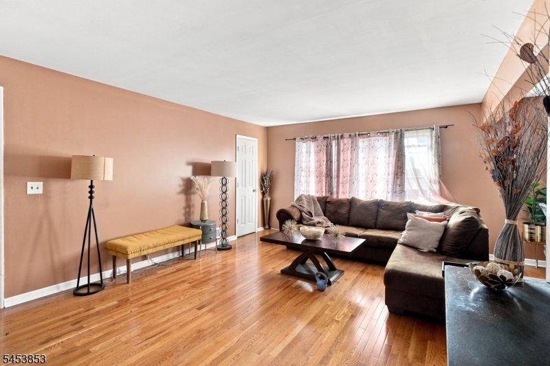 1114 Middlesex St Property Photo 18
