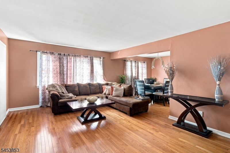 1114 Middlesex St Property Photo 19
