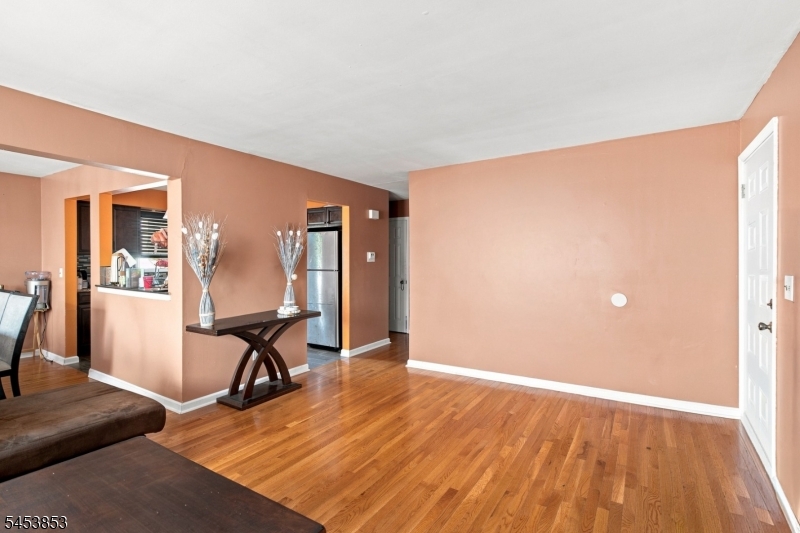 1114 Middlesex St Property Photo 20