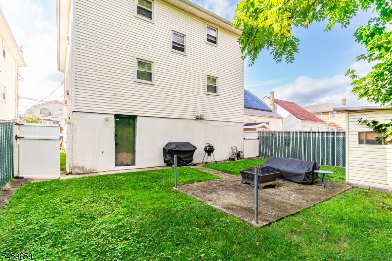 1114 Middlesex St Property Photo 39