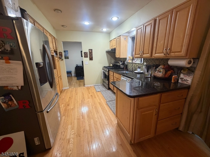 652 Holly Ln Property Photo 7