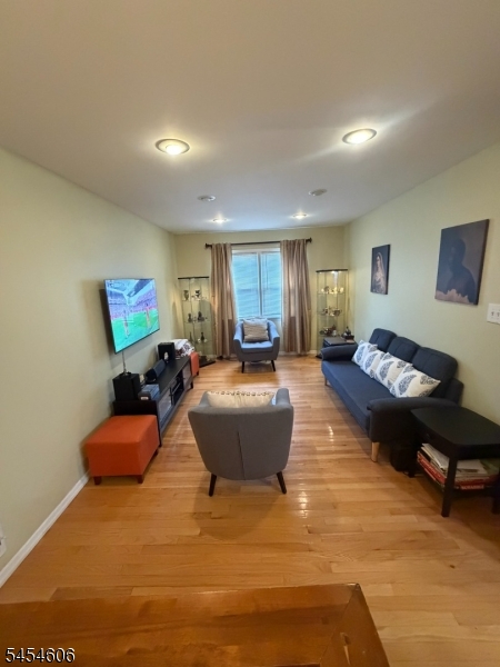 652 Holly Ln Property Photo 9