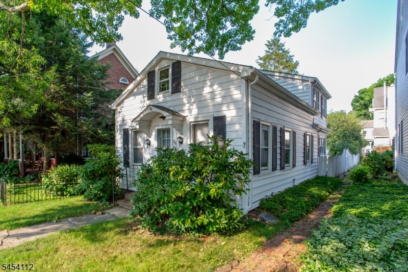 56 S Union St Property Photo 4