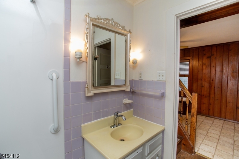 56 S Union St Property Photo 23