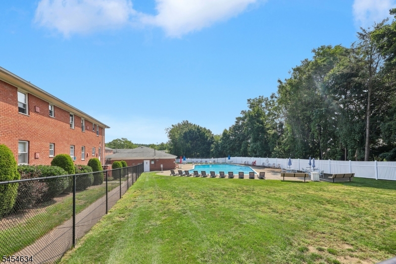 1130 Valley Rd 1b Property Photo 18