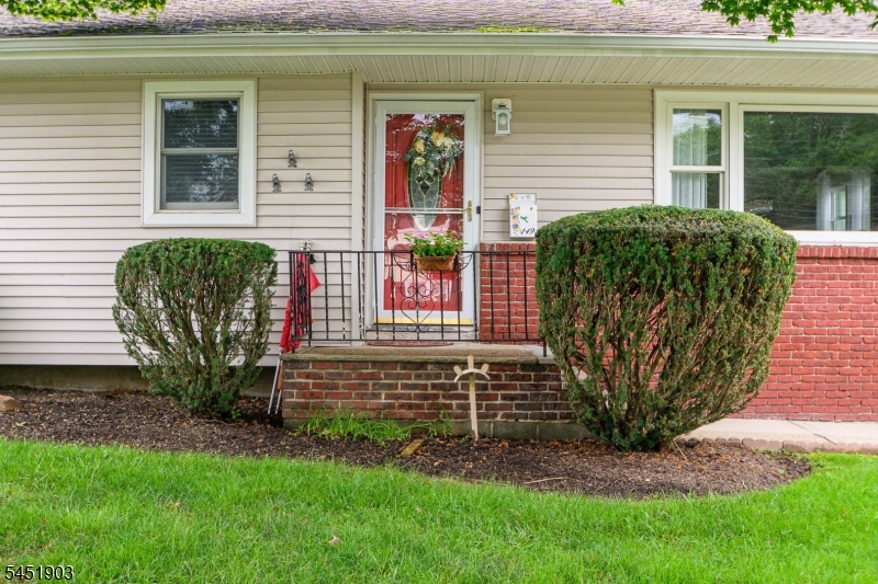 149 Central Ave Property Photo 5