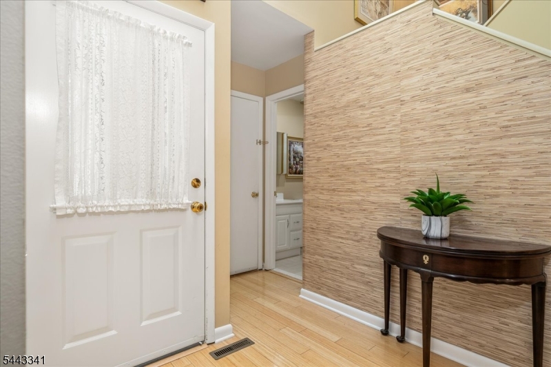 3 Nottingham Ct Property Photo 3