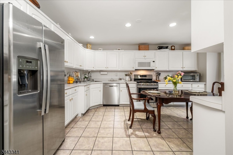 3 Nottingham Ct Property Photo 6