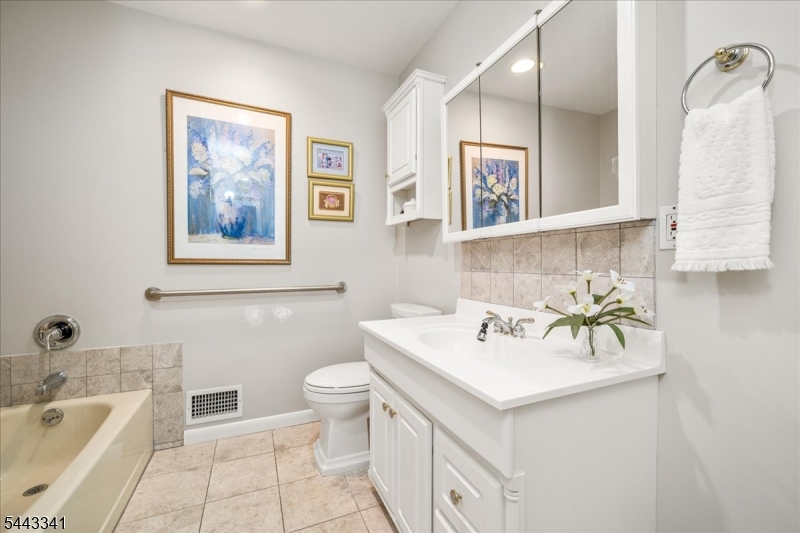 3 Nottingham Ct Property Photo 17