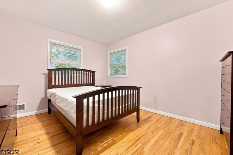 1315 Irving St Property Photo 11