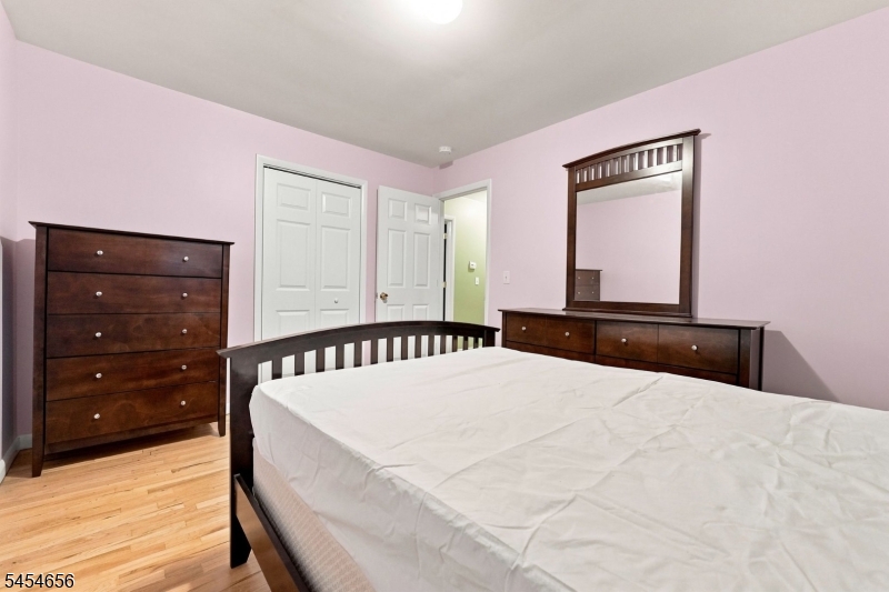 1315 Irving St Property Photo 14